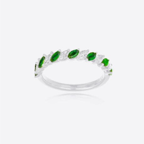 Anillo Rafael Torres con diamantes y esmeraldas en oro blanco