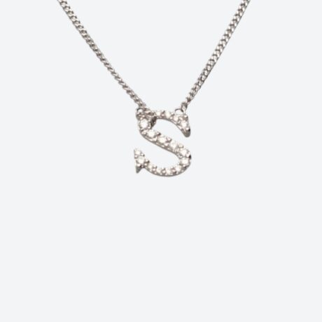 Collar Rafael Torres con colgante inicial en oro con brillantes