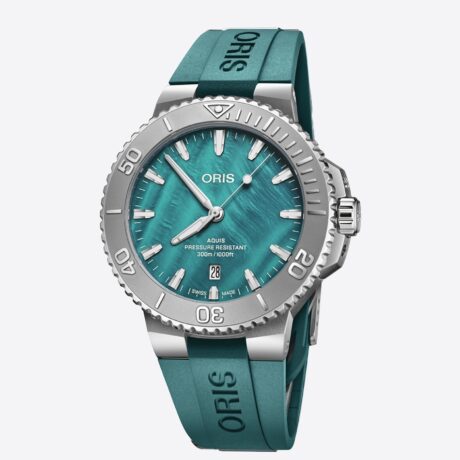 Caja de acero de 43,5mm con movimiento automático, correa de caucho y armis. Edición limitada de 2.000 unidades. Estanqueidad de 300 metros.