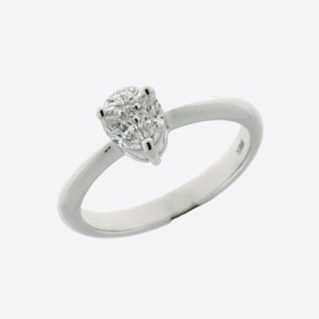 Anillo D&D con forma pera con 3 diamantes talla marquise y un brillante central en garras en oro blanco. Peso total tallas marquise (0.37ct+0.02ct talla brillante, color F, pureza VVS ) en oro blanco (4.40g)