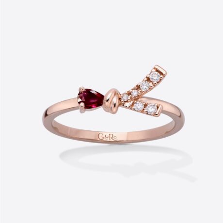Anillo Gold&Roses colección Lady B, con rubí talla pera (0.20ct) y diamantes (0.12ct) y en oro rosa