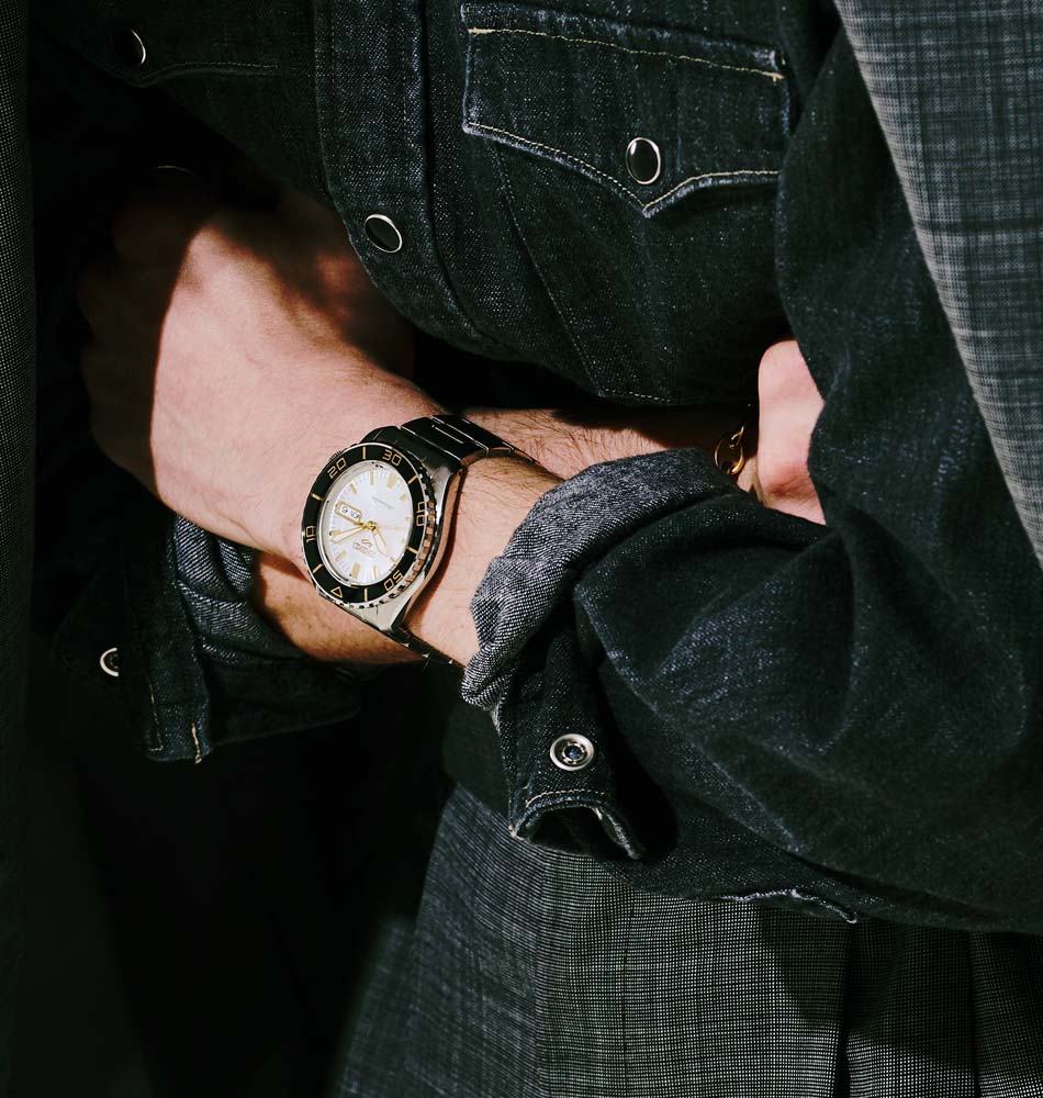SEIKO 5 SPORTS HDB004K1 Suits Blanco-Dorado 42,5 MM - Imagen 2